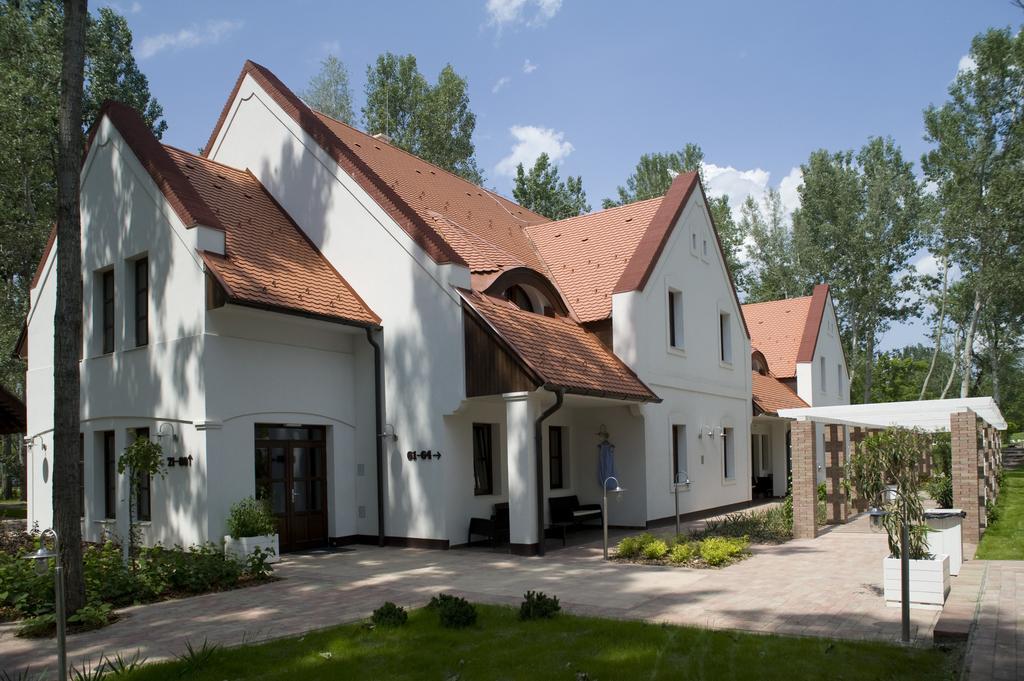 Varga Tanya Hotel Kerekegyháza Exterior foto